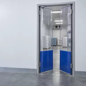 Маятниковая распашная двустворчатая эластичная дверь из ПВХ 280*120